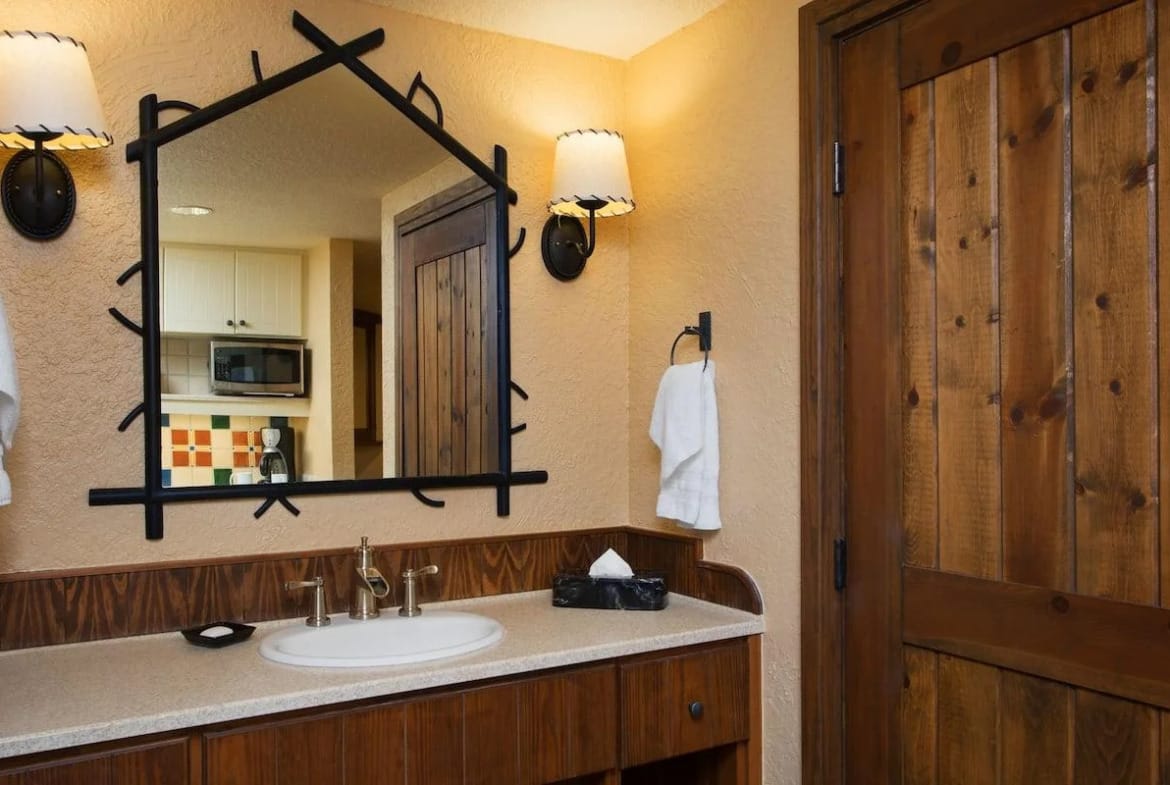 Disney's Boulder Ridge Villas At Wilderness Lodge Bathroom