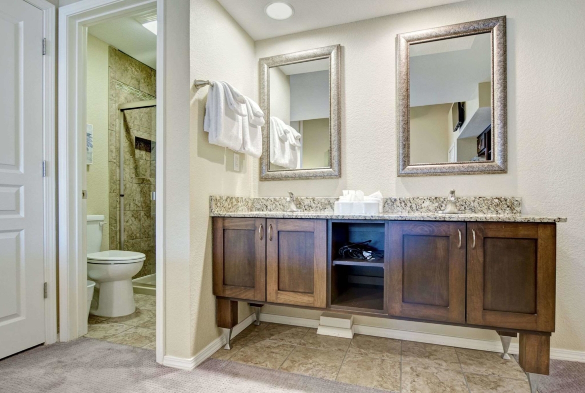 Greensview Branson By Exploria Resorts bathroom