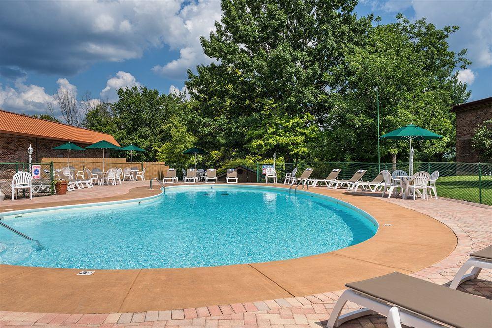 Greensview Branson By Exploria Resorts pool