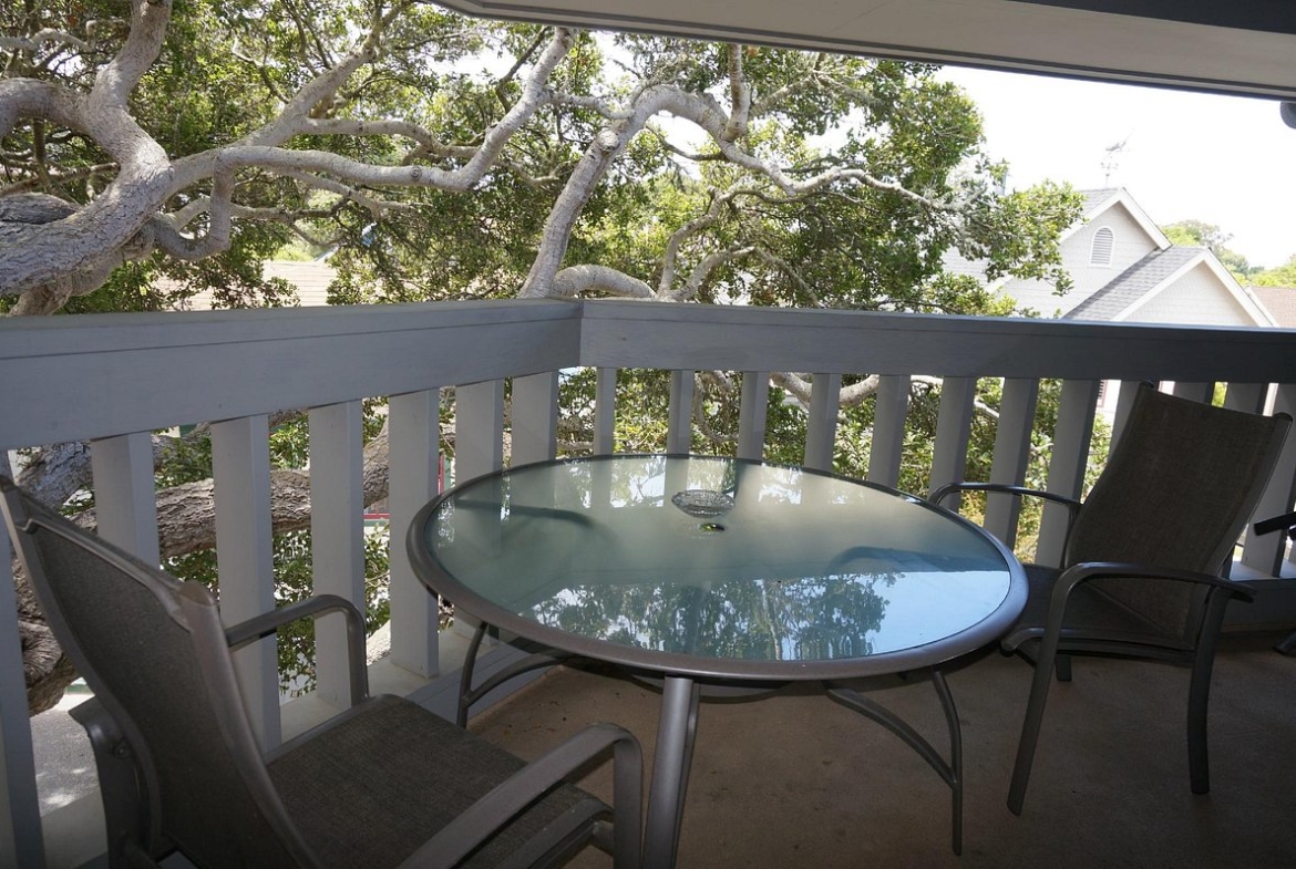 Pacific Grove Plaza balcony