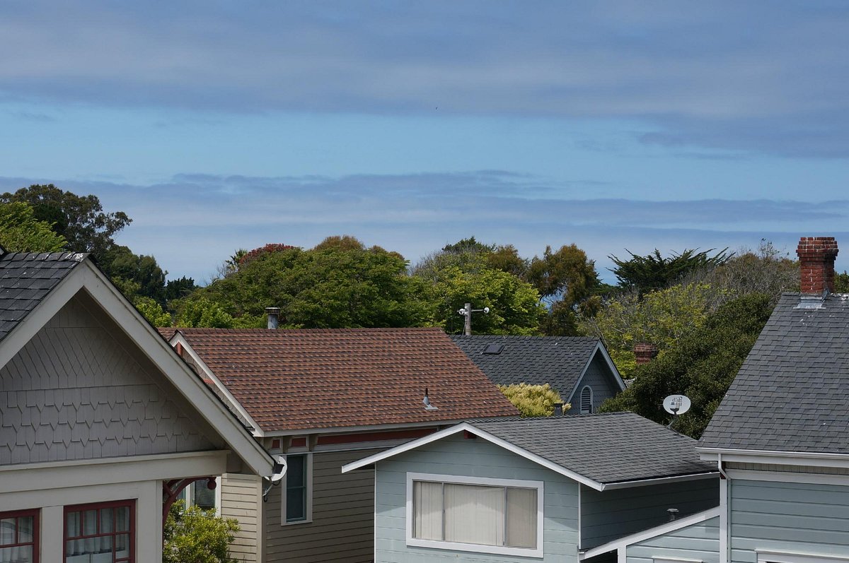 Pacific Grove Plaza view