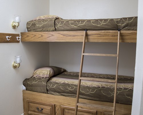 Circle J Club At Jeremy Ranch bedroom bunks